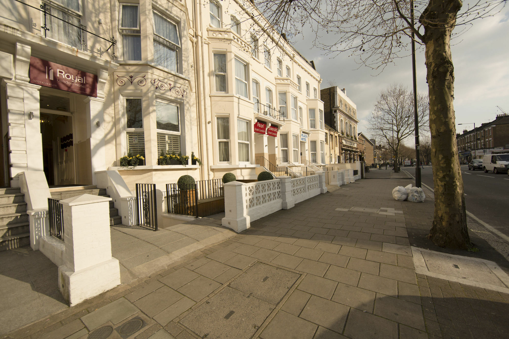 Royal London Hotel By Saba Ngoại thất bức ảnh